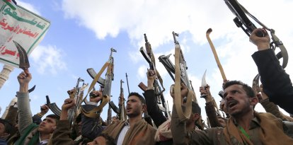 Terroristas hutíes armados