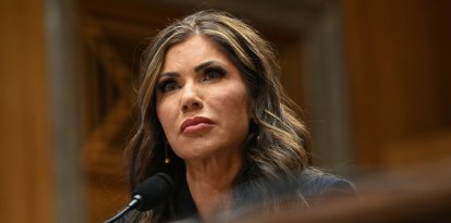 Kristi Noem testifica en el Senado sobre su nominación como secretaria de Seguridad Nacional