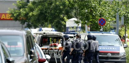 Agentes de la Policía austriaca, en el lugar de los hechos.