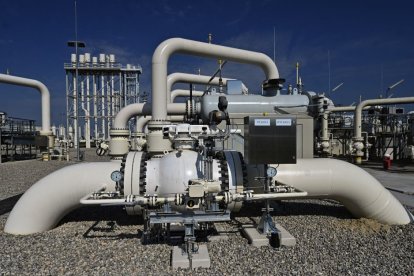 Reference image of a gas pipeline system.