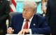 Donald Trump, firmando órdenes ejecutivas