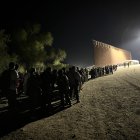 Cientos de inmigrantes tratando de entrar en Estados Unidos por Yuma (Arizona).