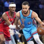 Gilgeous-Alexander y Curry, en el All-Star Game 2025