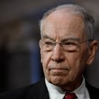 El senador Grassley es uno de los autores del proyecto/ Olivier Douliery